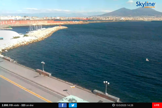 10_Napoli Veduta del lungomare e del Vesuvio.TIF