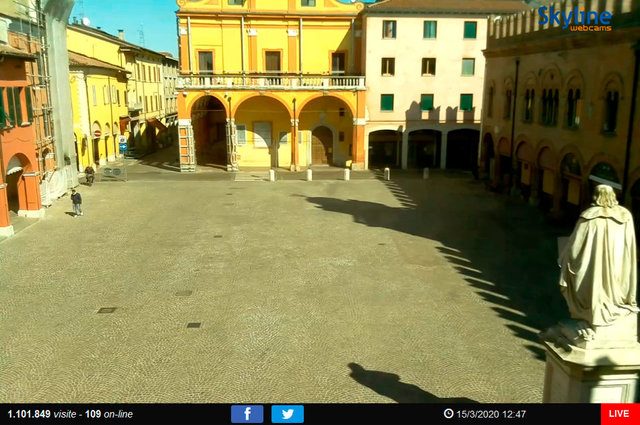 15_Cento - Piazza del Guercino.TIF