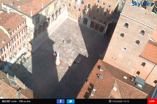 69_Verona - Piazza dei Signori.TIF