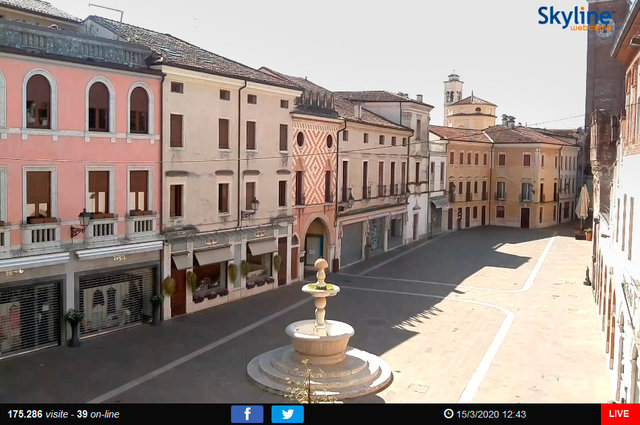 64_Veduta su Piazza Chilesotti a Thiene.TIF