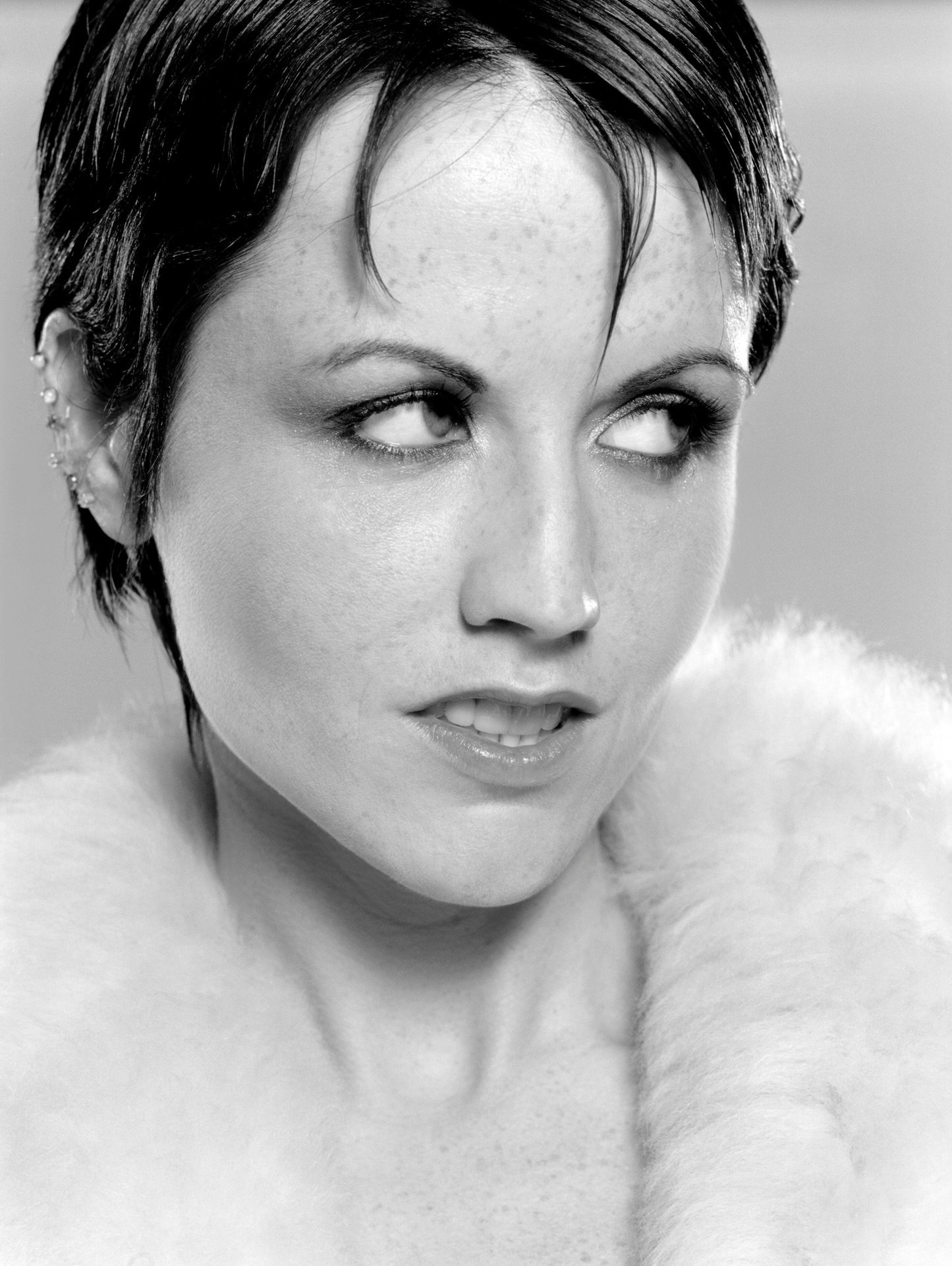 Dolores O'Riordan Is An Irish Singer, Guitarist And Songwriter. She Led ...