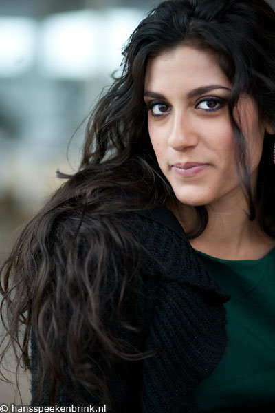 Mor Karbasi, singer