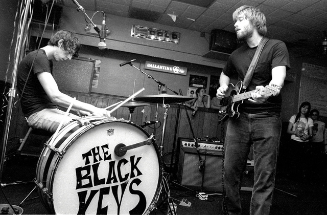 black keys @ beachland tavern, cleveland ohio