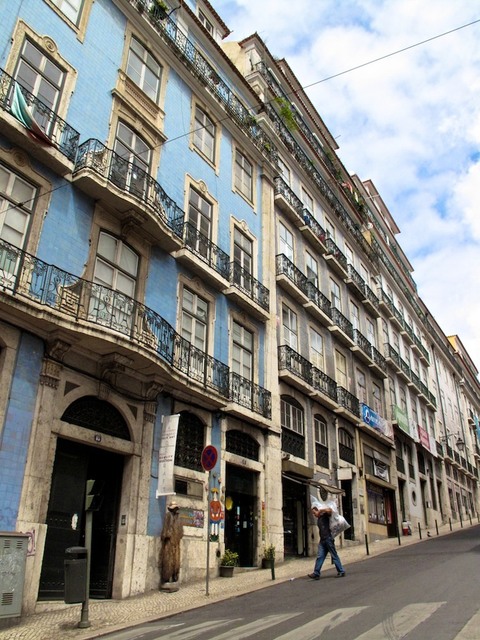 Fachada azul em Lisboa