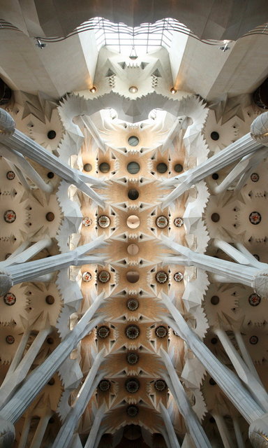 barcelona sagrada familia gewelf 1