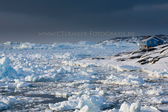 Blaues Haus an der Bucht, Ilulissat, Diskobucht,