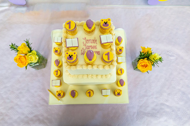 Christening cake-112.jpg
