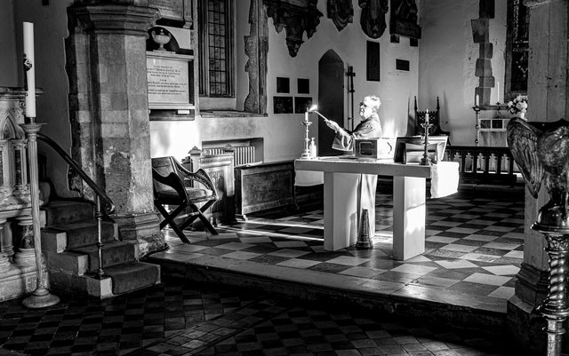 Lighting the candles-17.jpg