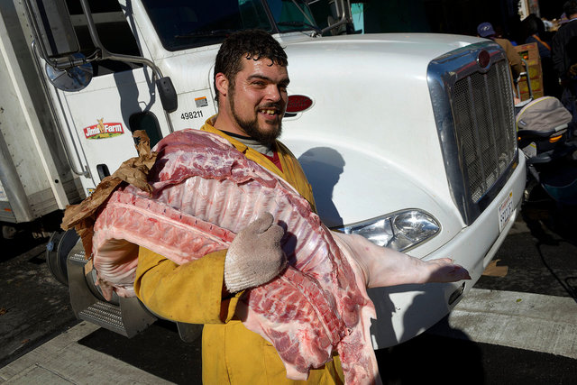 0025_sfmanmeatchinatown.jpg