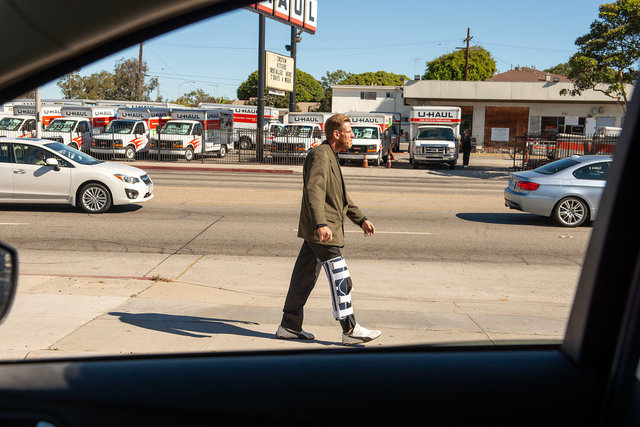 0024_lacarwindowmanleg.jpg