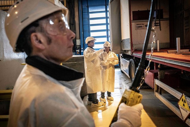 Gestion des déchets nucléaires dans la centrale de Paluel pour EDF © Jean-Claude MOSCHETTI/REA
