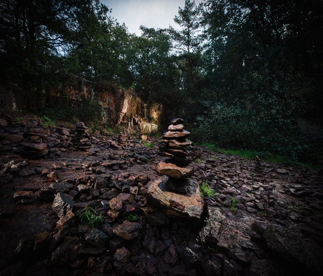 Cairns à proximité de la fontaine de jouvence