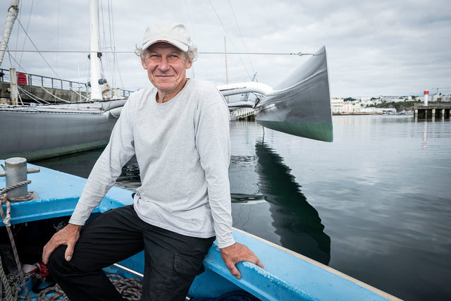 Philippe Poupon à Brest avec l'ancien bateau de Florence Arthaud pour Le Point