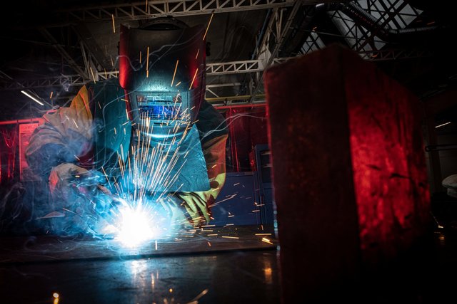 100 ans d' l'usine Renault du Mans, pour Groupe Renault ( Agence Caillé Associés)