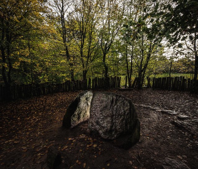 Forêt de brocéliande. Le tombeau de Merlin