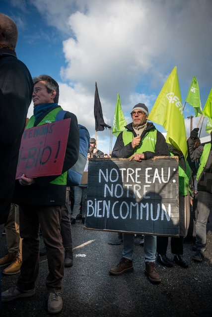Manifestation pour la défense de l"eau
