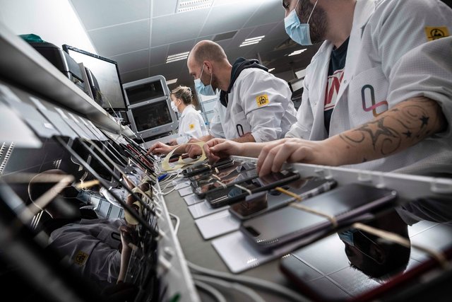 Reconditionnement de Smartphones chez Largo