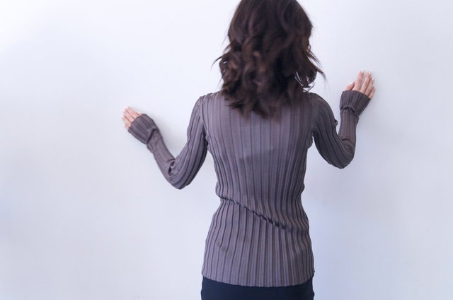 ninett top in dark grey 950.00