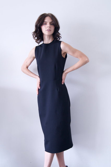dassah dress in black neoprene 550.00