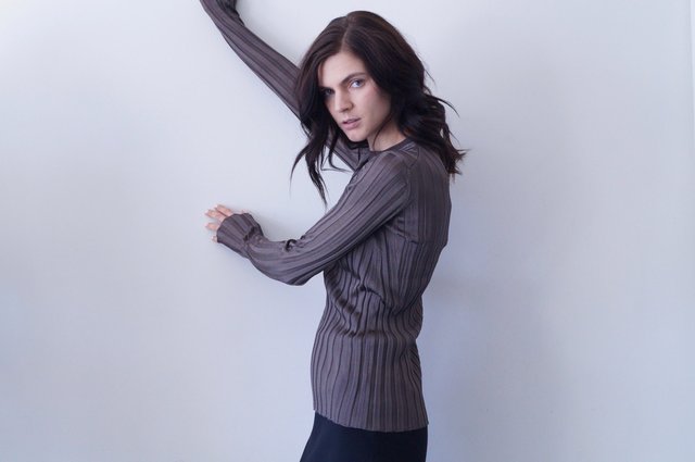 ninett top in dark grey 950.00