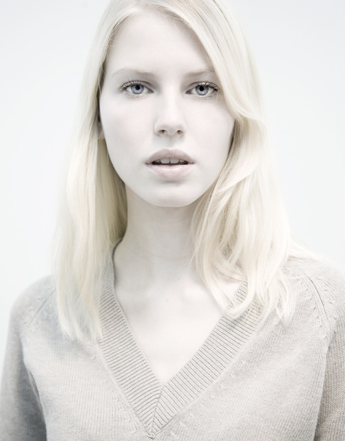 White portrait, ph: Cindy Gravelat