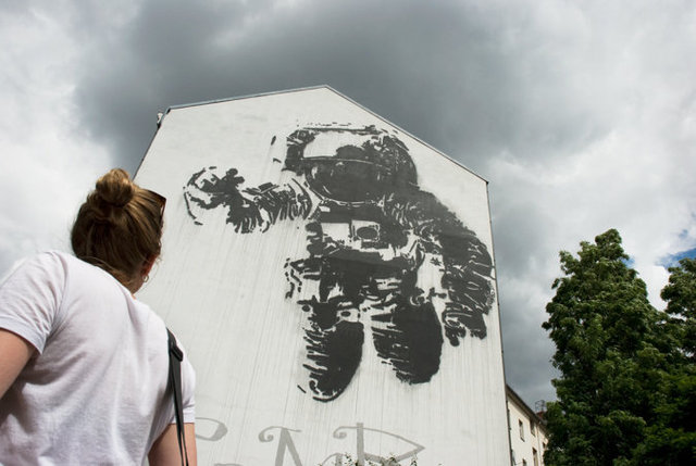 Astronaut, Berlin