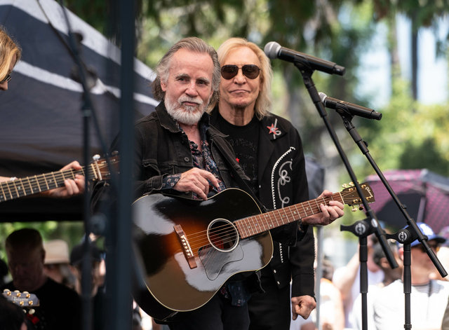 Jackson Browne and Joe Walsh