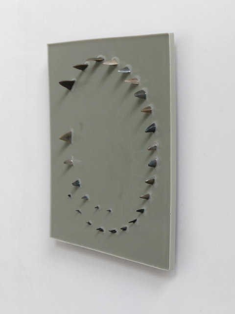 circling sharks - 30x30cm - 2025