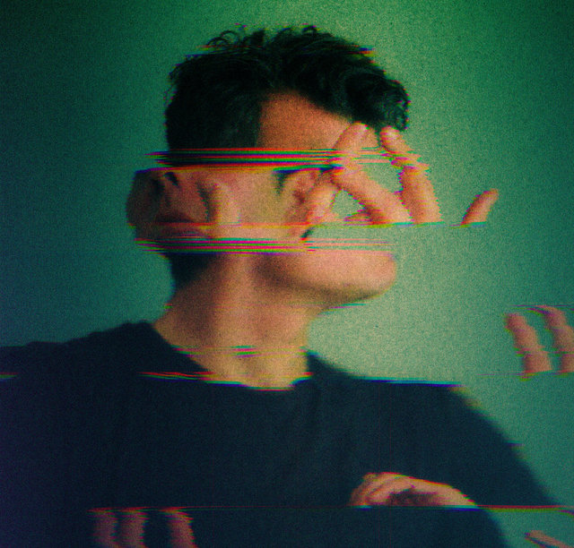 Emerald ImgGS77 (Styling by Simone Sebastian)