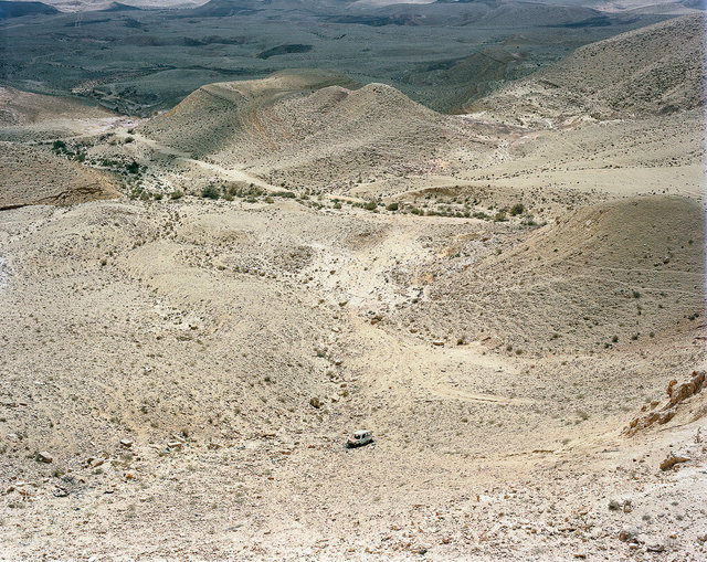 Large crater, Negev Desert, September 29, 2009.jpg