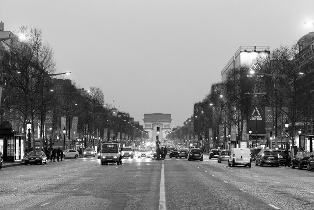 Champs Elysées-001.jpg