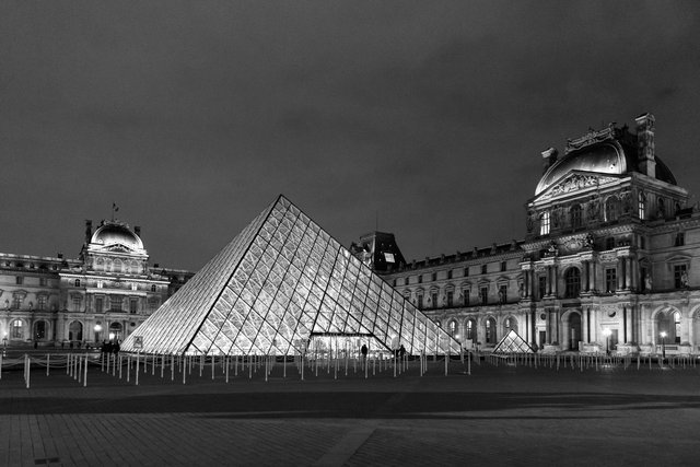 Louvre-003.jpg