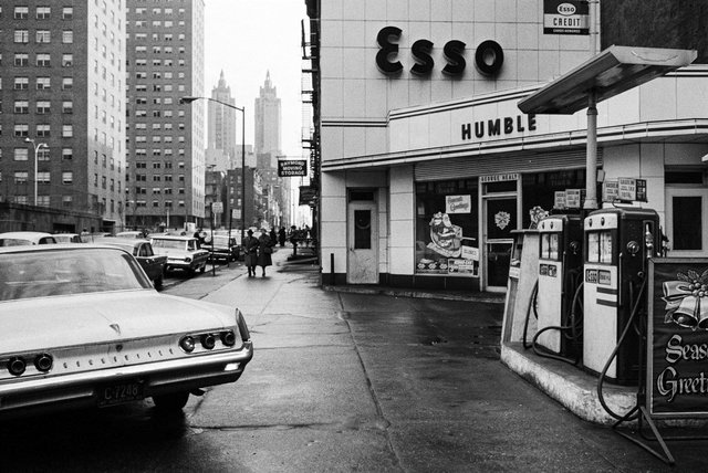Esso Black and White by Stephen Shore. New York, New York._.jpg