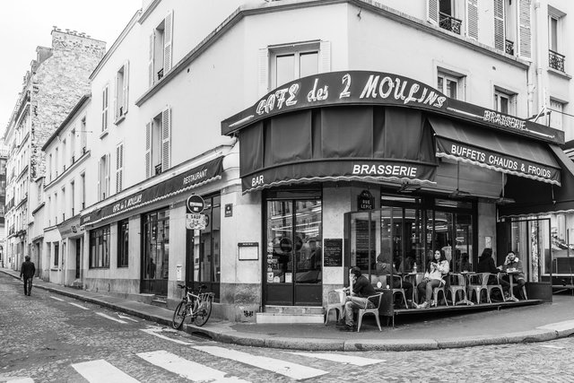 Café des 2 Moulins-004.jpg