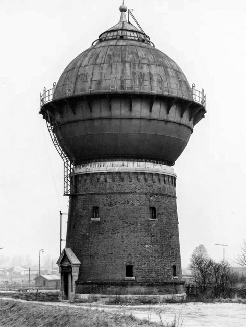 Water Tower, Crailsheim, Germany, 1980.jpg