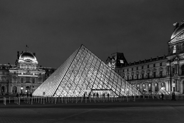 Louvre-009.jpg