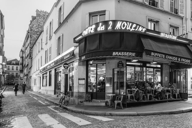 Café des 2 Moulins-002.jpg