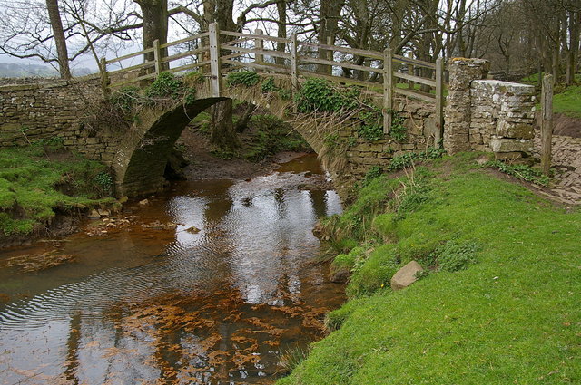 Packhorse Bridge between Sedbusk & Hawes (2) VB.JPG