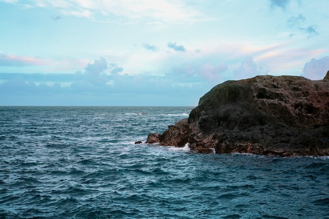 Mar rochoso em Lighthouse