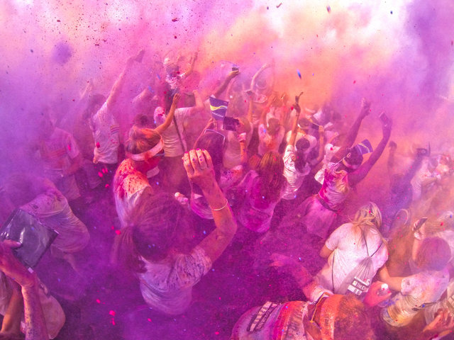 Colour run explosion.jpg