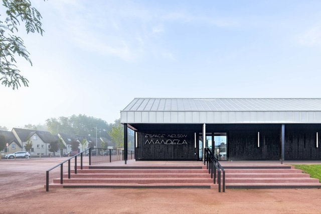 Salle de Convivialité Nelson Mandela & Place de la Précourerie