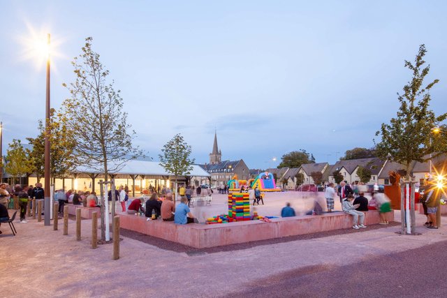 Salle de Convivialité Nelson Mandela & Place de la Précourerie