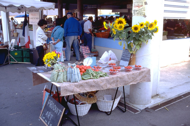 Vente de Produits-Art, 1995. Marché de La Turballe.