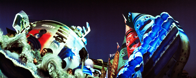 Momos-Carnival 25.jpg