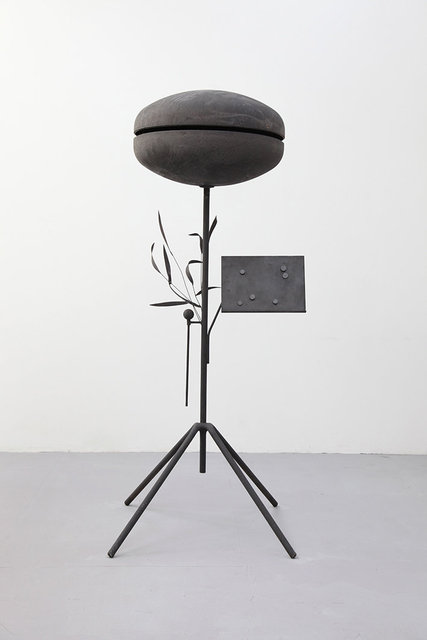Ostinato Bell II, 2020. Iron, magnets. 95 x 95 x 240 cm.