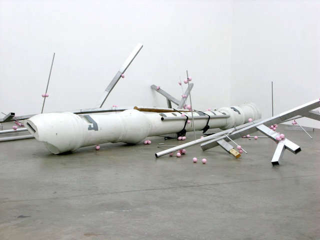 Flûte, 2010. Epoxy, polyurethane, aluminum, wood, enamel paint.