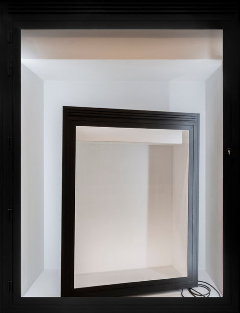 Vitrine, 2018. Wood, metal, glass, enamel paint, polyester, led-light. Hopstreet, Brussels. Photo ©Hugard & Vanoverschelde