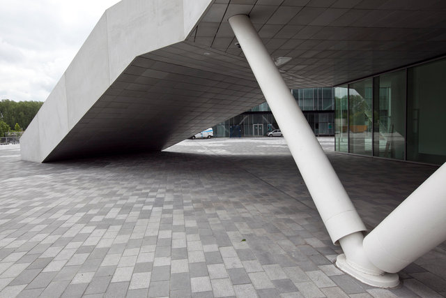 NL_Nieuwegein_Stadhuis_Exterior_2012_RS-25.jpg
