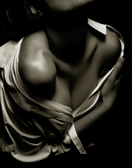 Charlotte, Prada Blouse © Albert Watson