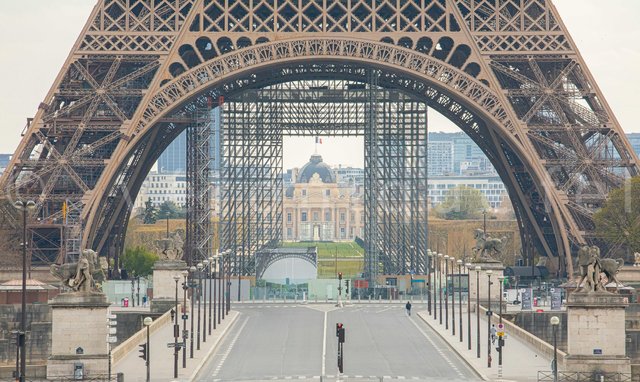 C19, Paris Surreal - all contents © veronique fel